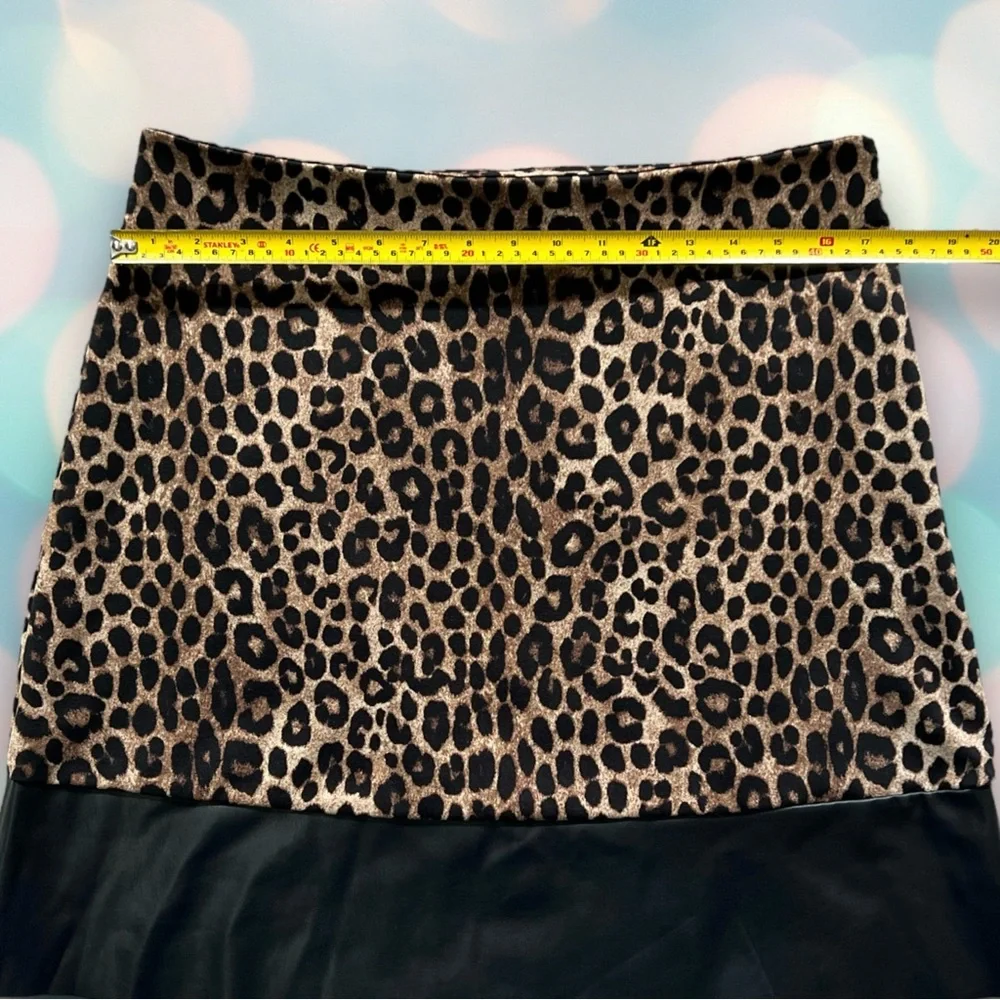 Michael Kors Women’s Black Leopard Print Skirt Size L - Picture 3 of 6